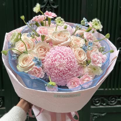 淡いピンク×クリームの上品ブーケ